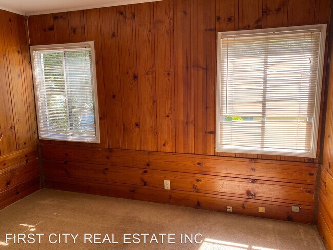 Building Photo - 2 br, 1 bath House - 305 1st Street