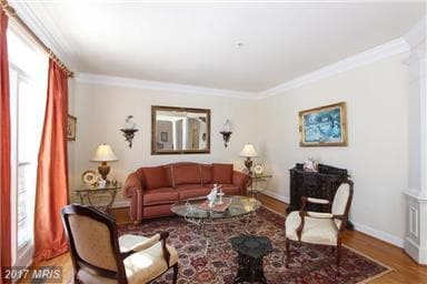 Building Photo - Beautiful single family home in Falls Grov...