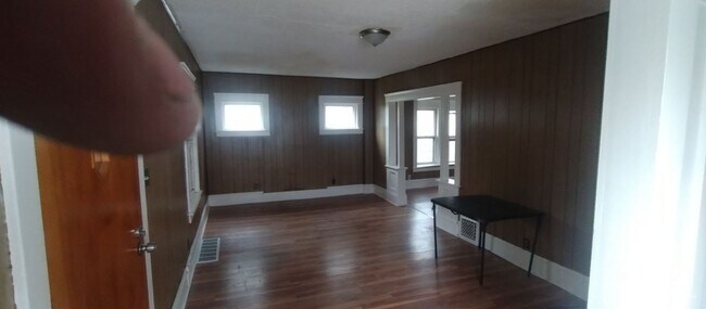 Building Photo - "Spacious Tranquility: Your Ideal 3-Bedroo...