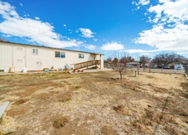 Building Photo - RENT TO OWN!CASH PRICE OF $185,000.00 OR $...