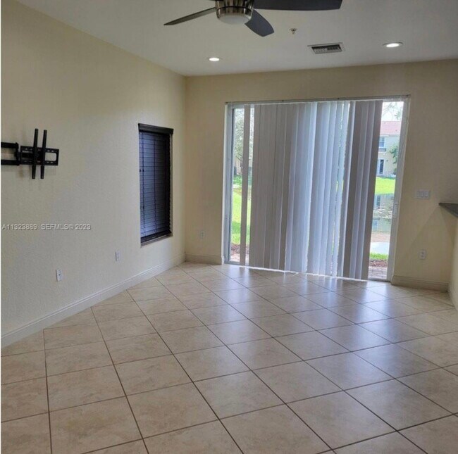 Foto del edificio - Prospect Road, Fort Lauderdale, FL 33309 - 3 BR 3 BA detached house