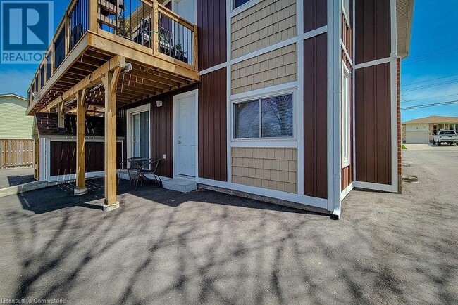 Building Photo - 218 Mt Albion Rd