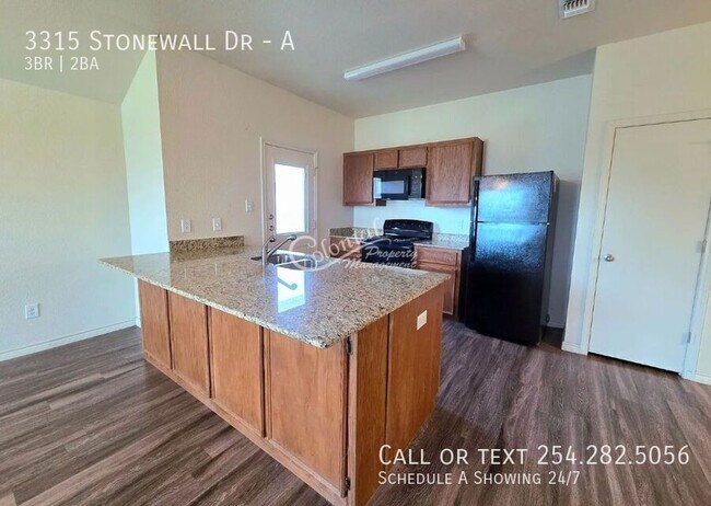 Foto del edificio - 3315 Stonewall Dr