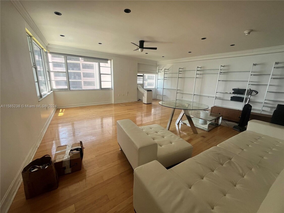 Foto principal - 5255 Collins Ave