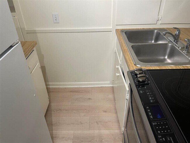 Foto del edificio - 2711 Hemphill Park