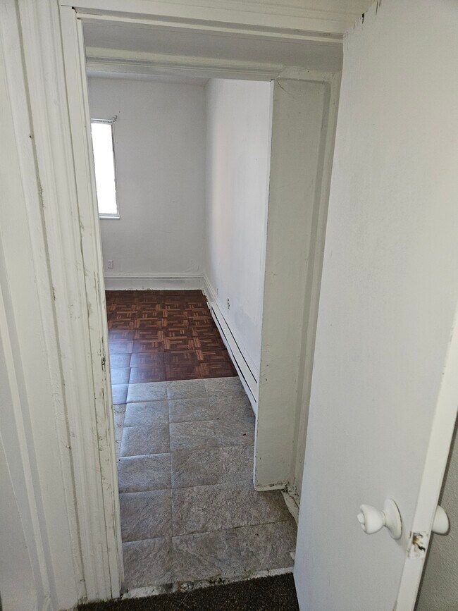 Building Photo - 227 Munson Ave