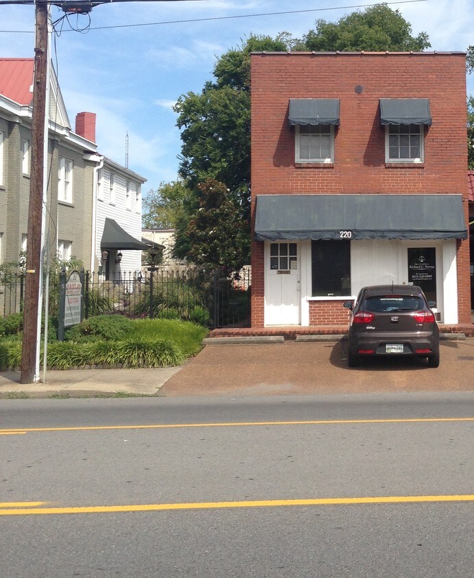 220 E Main St, Gallatin, TN 37066 Apartments in Gallatin, TN