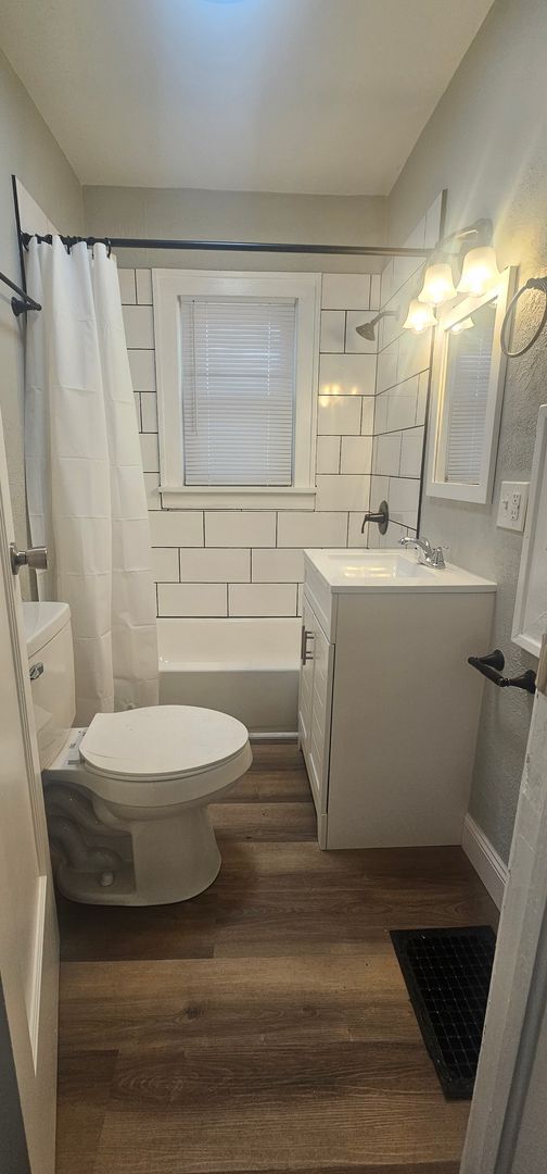 Foto del edificio - 2115 W 8th St