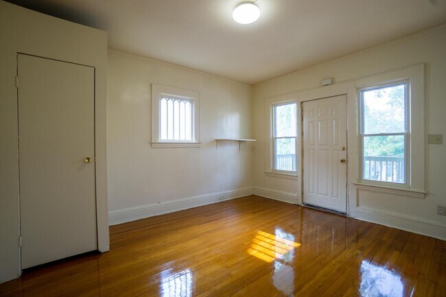 Foto del edificio - 1020 Madison St