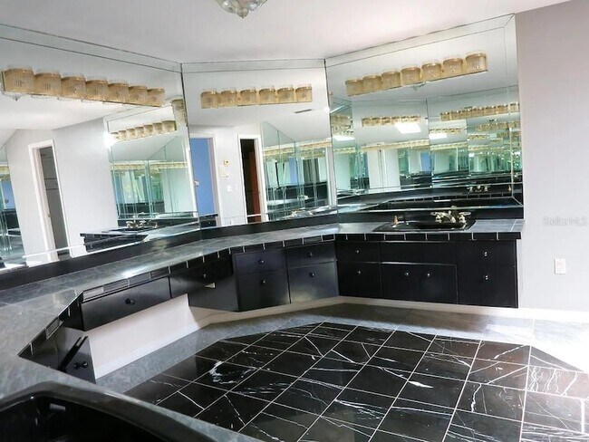 Foto del edificio - 17 Casarena Ct