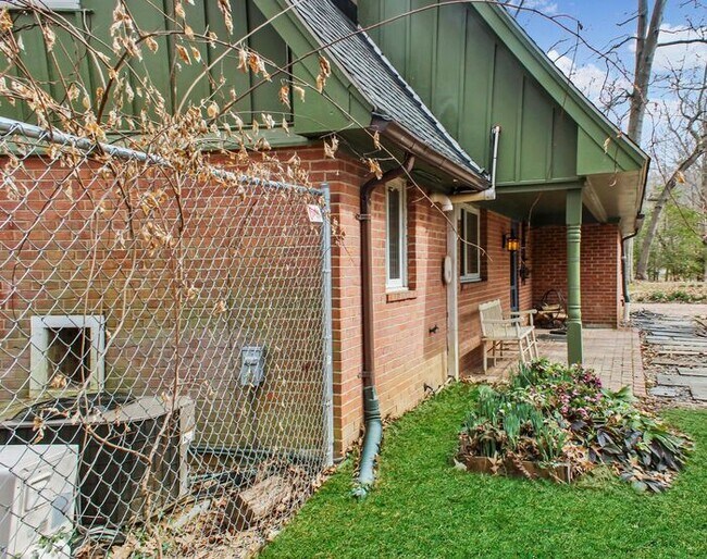 Foto del edificio - 14711 Cactus Hill Rd