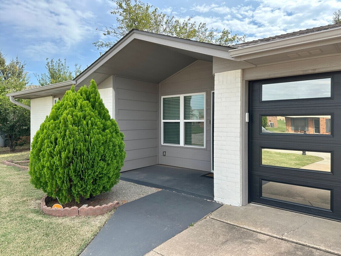 Foto principal - 6130 SW Oakcliff Ave