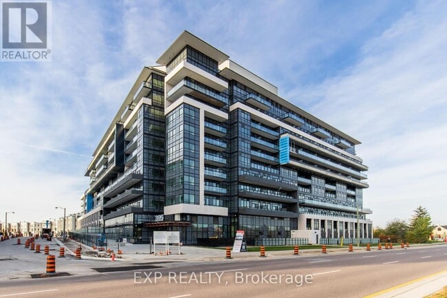 Building Photo - 395 Dundas St W