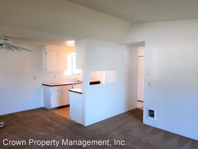 Building Photo - 341-343-394 Aaron Ct NE