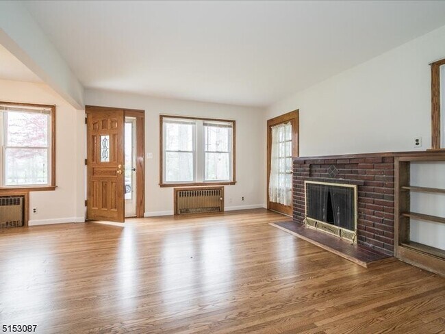 Building Photo - 127 Park Ave