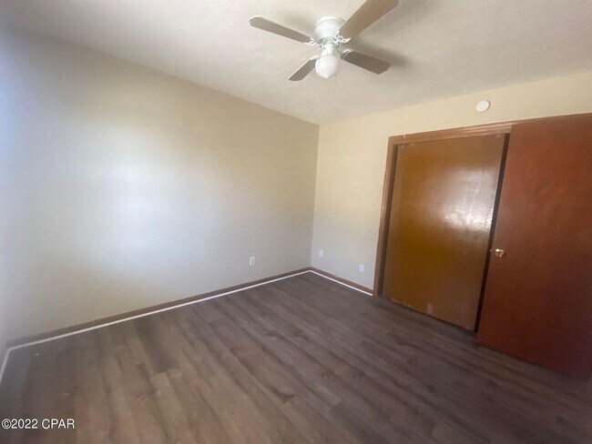 Building Photo - 3902 Wave Ave