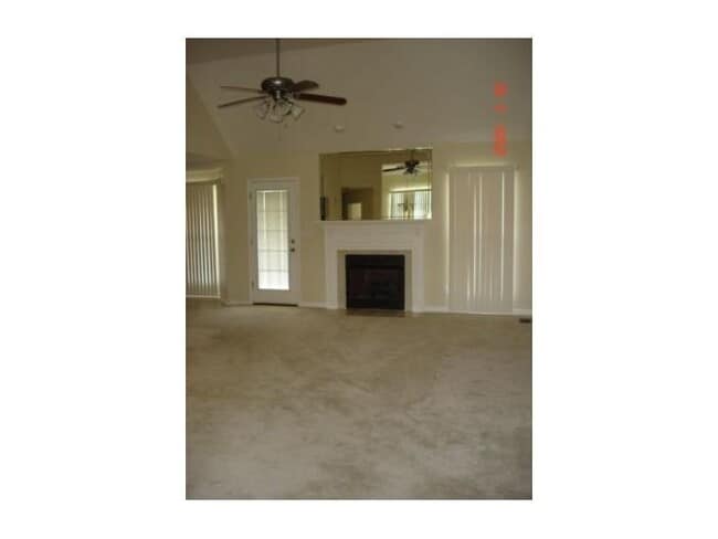 Building Photo - 3 Bedroom Pet Friendly Home For Rent Near the Marina!