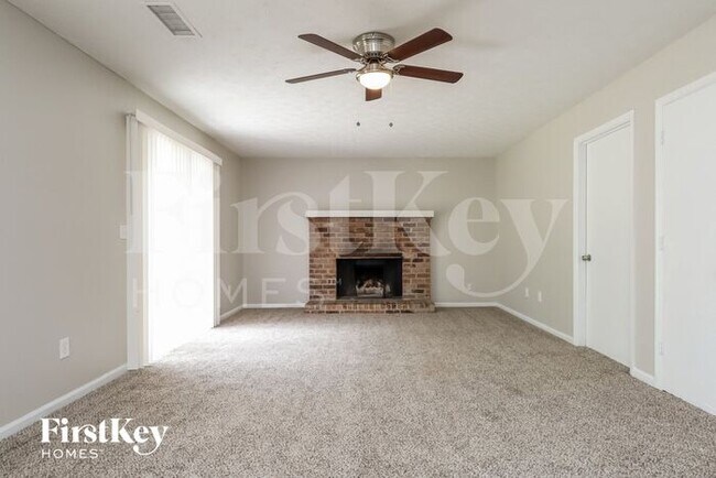 Building Photo - 1124 Walnut Creek Ln