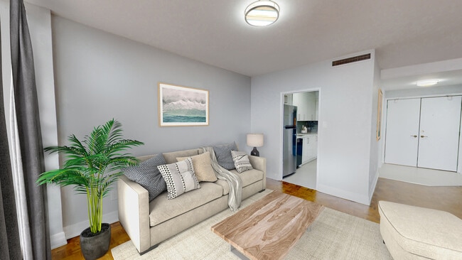 Building Photo - 400 Walmer Road