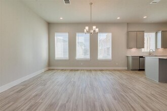 Building Photo - 1741 Cove Cres Ct