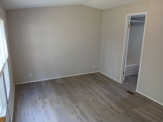 Foto del edificio - Trailer Park Lot Available