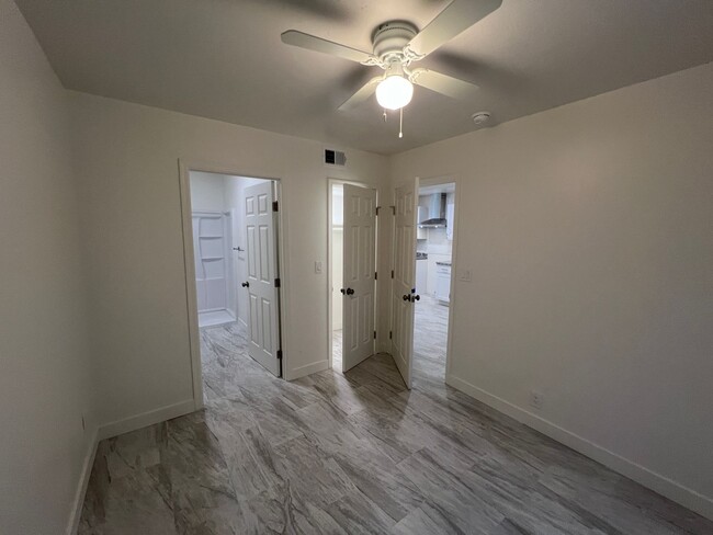 Building Photo - Charming Fully Remodeled 1 Bedroom 1 Bath ...