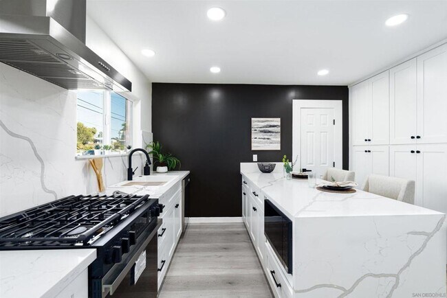 Foto del edificio - Charming Remodeled Home in Clairemont! Ope...