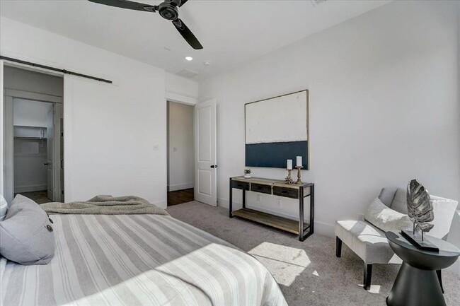 Foto del edificio - 2702 Elysian St