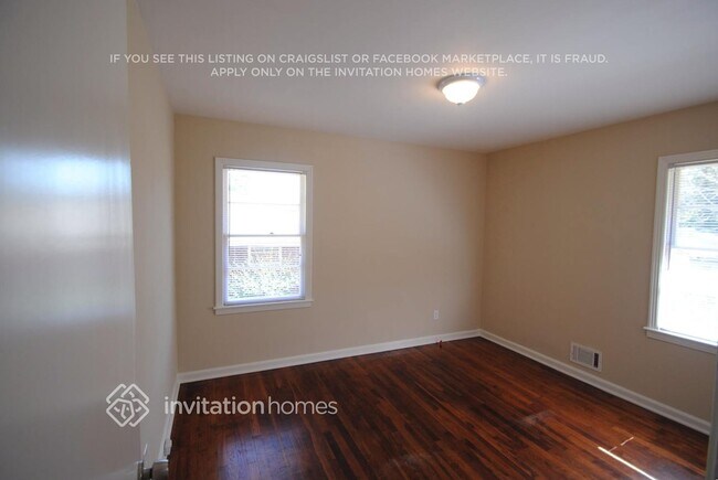 Building Photo - 2121 Cherry Ln