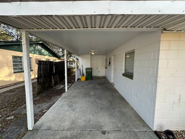 Building Photo - 2 Bedroom, 1 Bath Duplex in Leesburg!