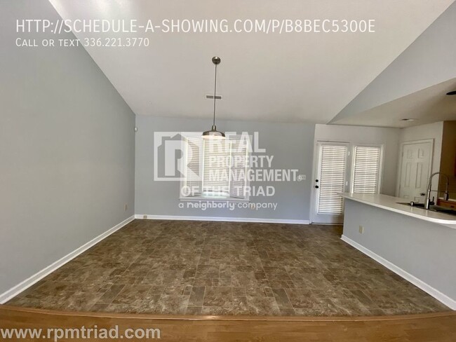 Building Photo - One Level 3BR/2BA W/Fenced Yard in Greensboro