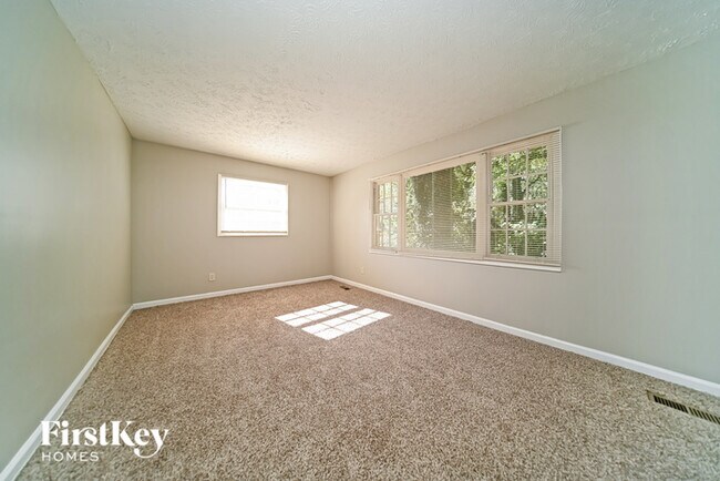 Building Photo - 10549 Thrasher Rd
