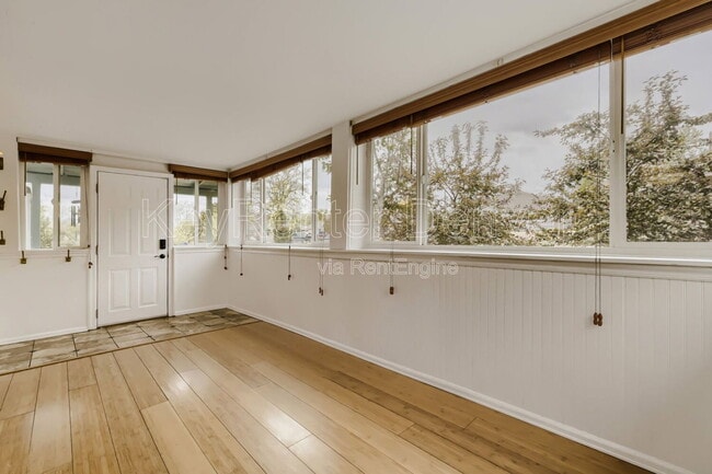 Building Photo - 4870 Beach Ct