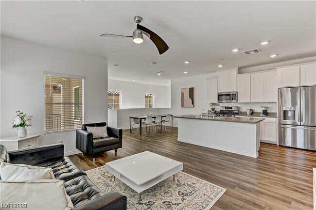 Building Photo - 226 Callen Falls Ave