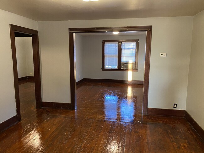 Building Photo - 2394 Elyria Ave. (Upstairs)