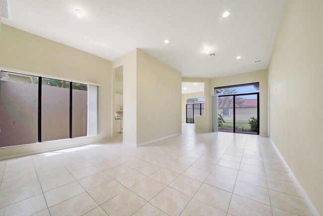 Building Photo - 9580 Tivoli Isles Blvd