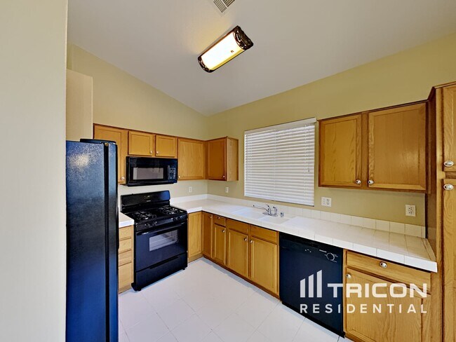 Building Photo - 2727 W Richmar Ave
