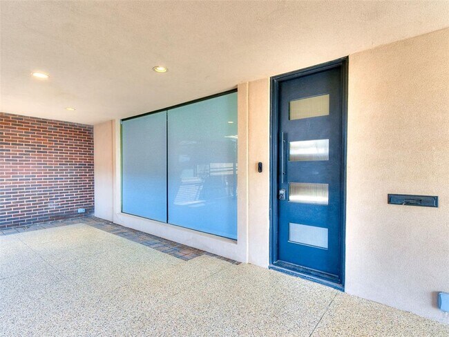 Foto del edificio - 6505 Avondale Dr