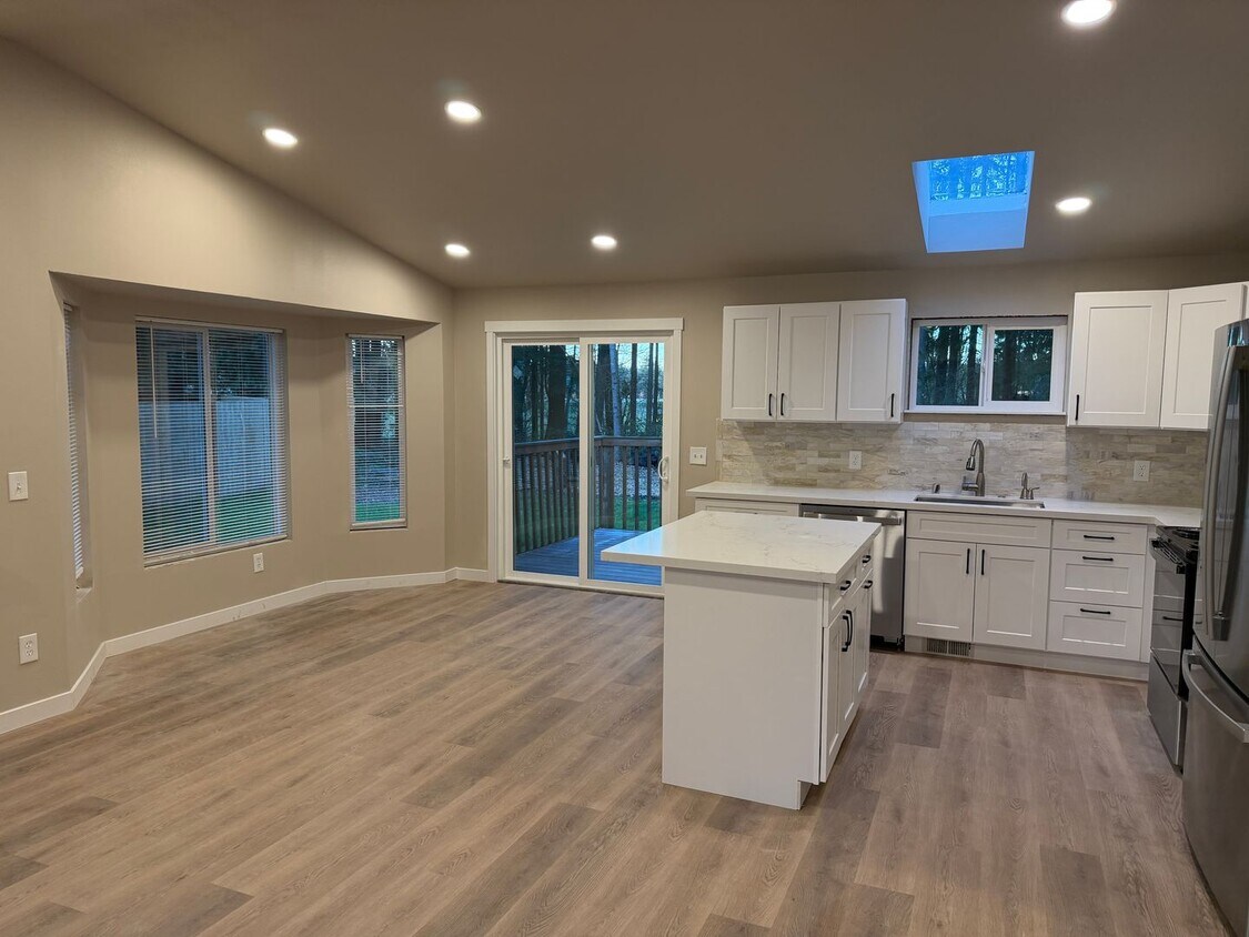 Foto del edificio - COMING SOON!!  Private, Adorable, Clean and completely Remodeled