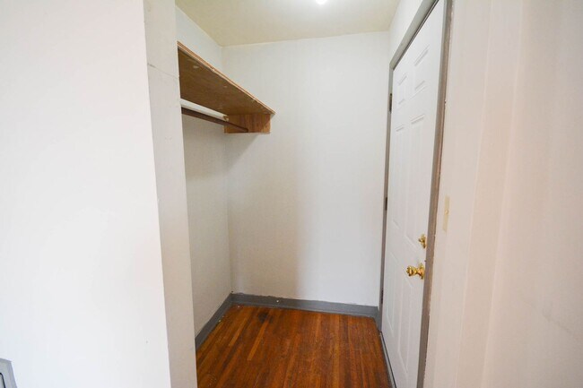 Foto del edificio - 614-620 10th St SE
