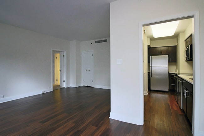 Foto del edificio - 210 E Chestnut St