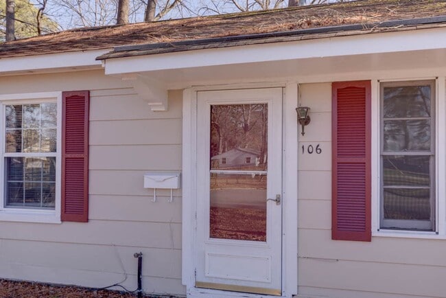 Building Photo - 106 Pine Grove Ave