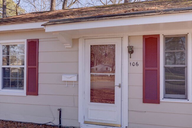 Foto del edificio - 106 Pine Grove Ave