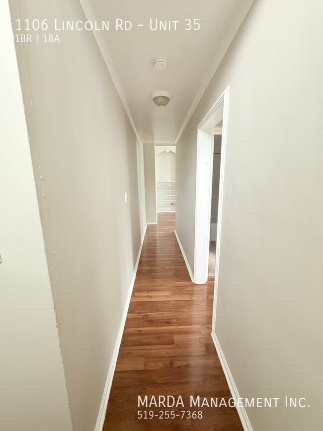 Photo du bâtiment - BEAUTIFUL 1 BED 1 BATH - PLUS HYDRO - OPTIONAL INTERNET FOR $45/MO