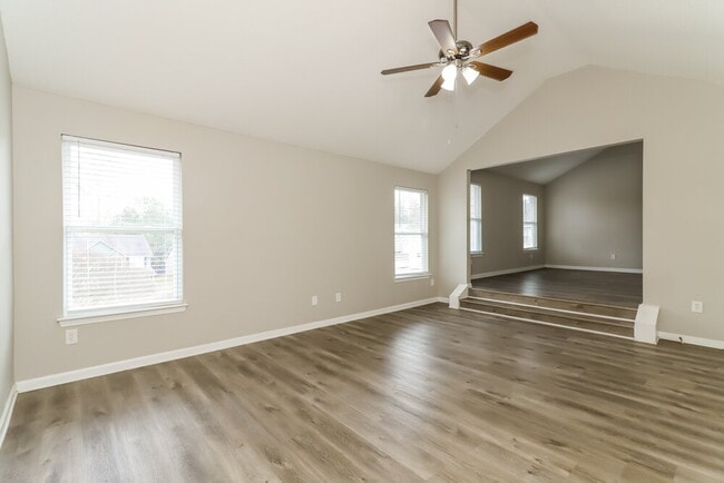 Foto del edificio - 265 Redding Ridge