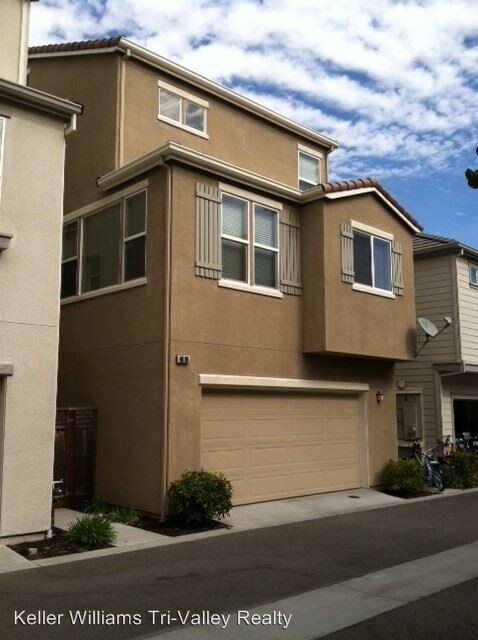 Building Photo - 3 br, 3.5 bath House - 6009 Hillbrook Place
