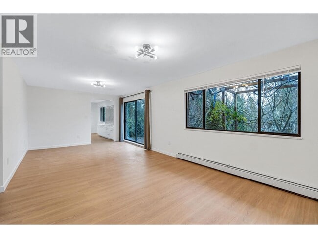 Photo du bâtiment - 3507 St Andrews Ave