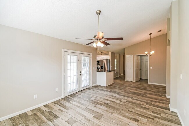 Foto del edificio - 7604 Chelmsford Dr