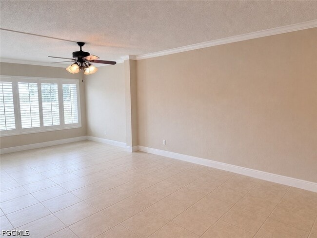 Building Photo - 2264 Winkler Ave
