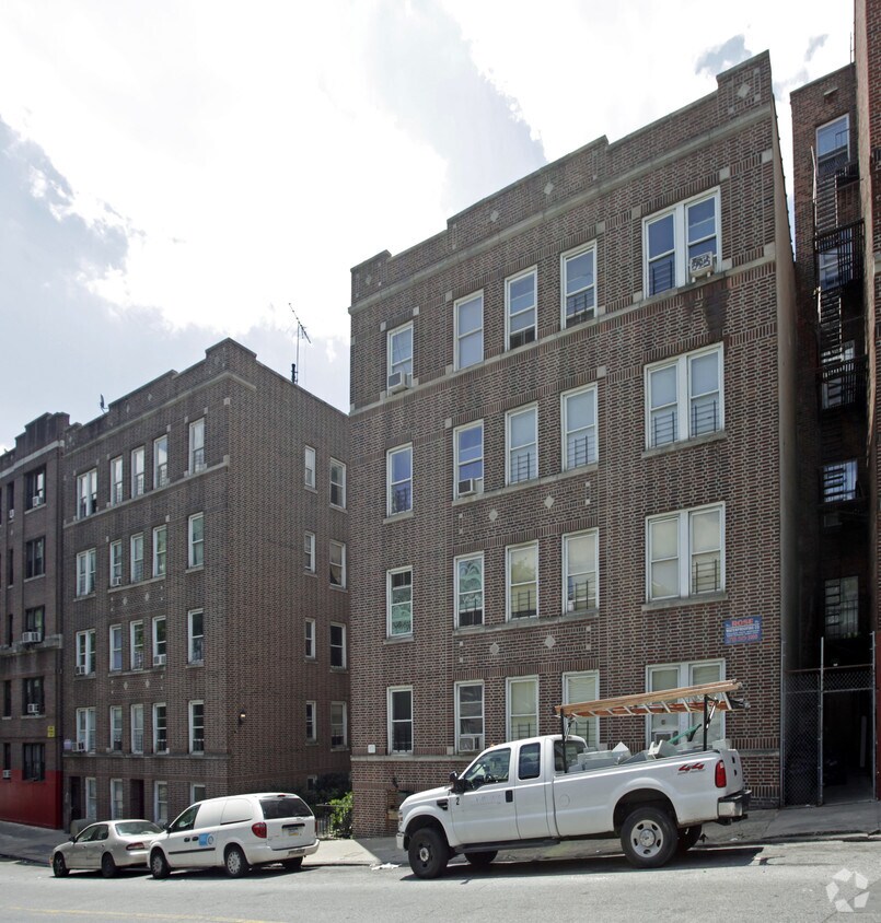 Primary Photo - 40 Caryl Ave